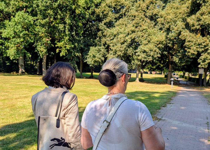 11 Tiefe Gespräche in der Parkanlage der MEDIGREIF Parkklinik